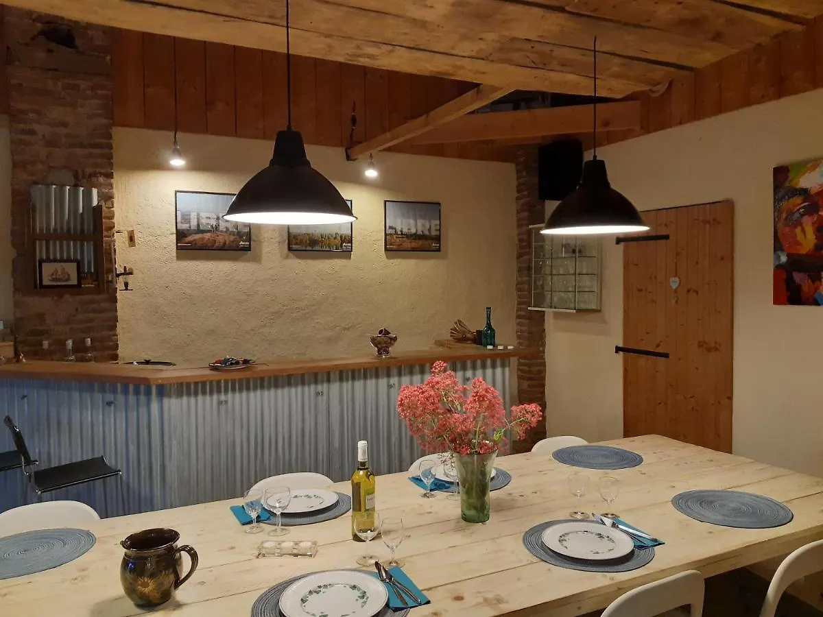 Ferme Beauregard Les Pyrenees Apartment Artigat
